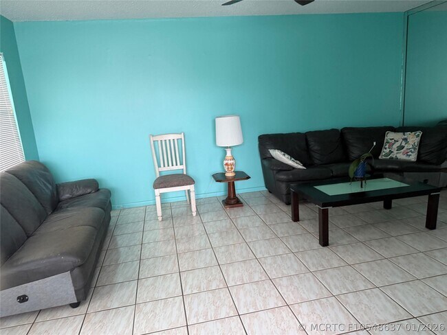 Photo - 476 Tilford S Unit 476