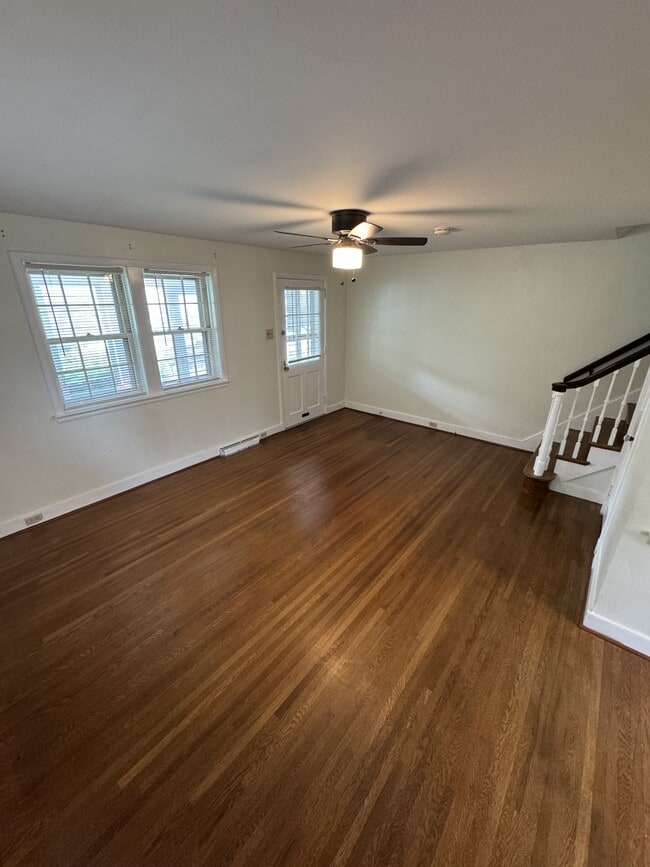 Photo - 766 New Holland Ave