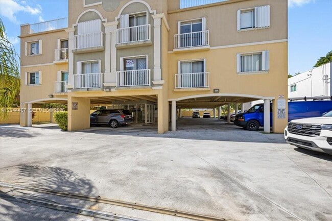 Photo - 437 SW 7th St Unit 201