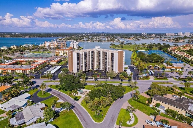 Building Photo - 10355 Paradise Blvd Unit 608