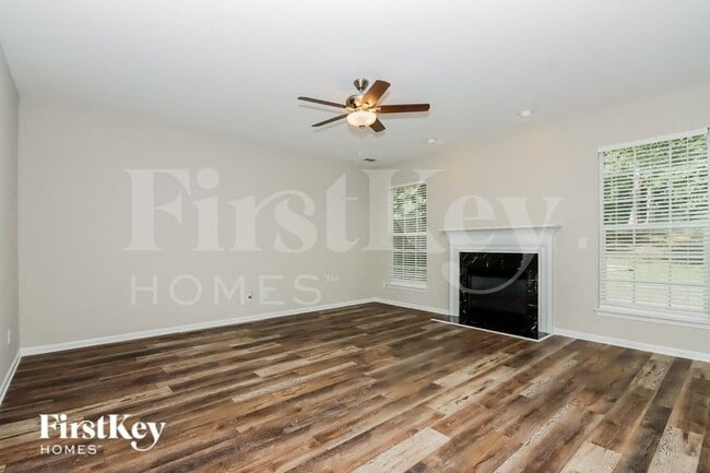 Photo - 105 Meandering Way Ln