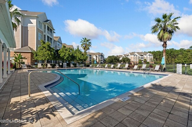 Building Photo - 13810 Sutton Park Dr N Unit 1226