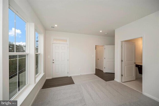 Photo - 255 Aspen Rd