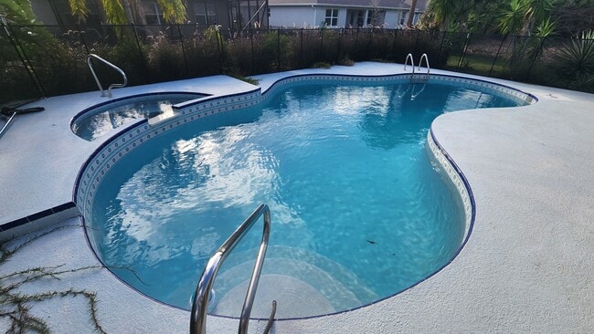 Photo - 1521 Barber St