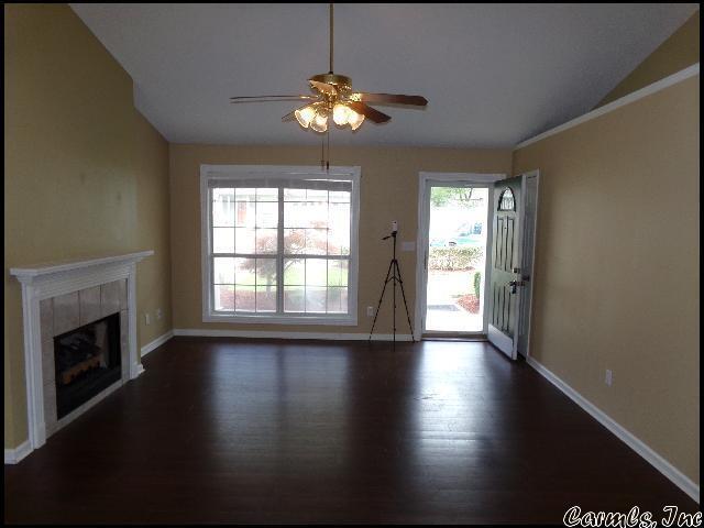 Photo - 1009 Foxwood Dr