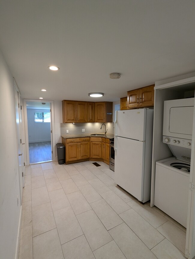 Cocina y lavadora/secadora - 274 17th St
