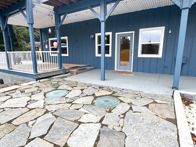 Photo - 2-Bed 2 bath Gig Harbor Retreat w/ Sauna &...