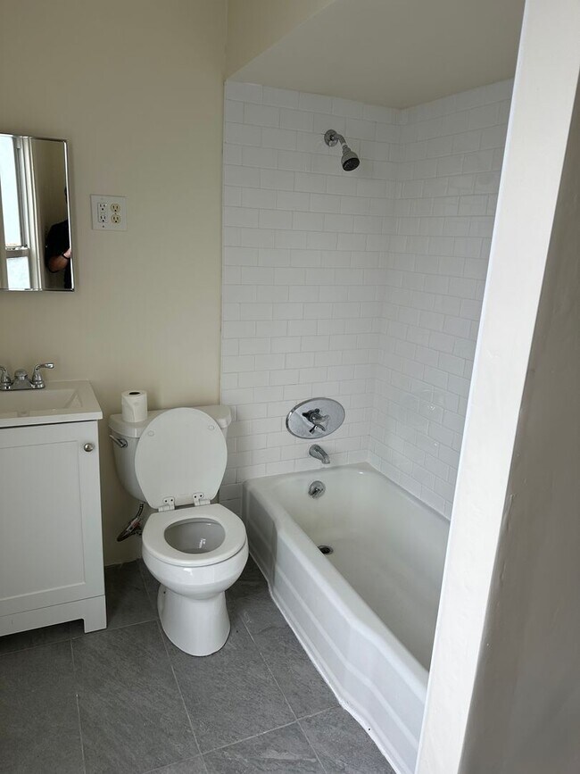 Photo - Nicely updated, pet friendly 1 bed near Porter Square in Cambridge!