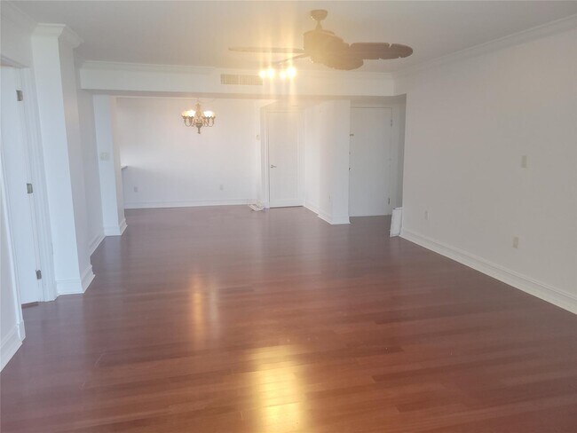 Photo - 2841 NE 163rd St