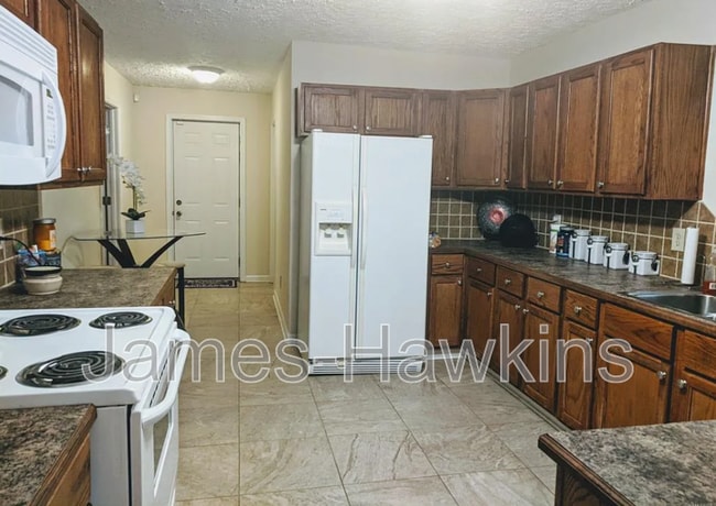 Photo - 22 W Cromwell St