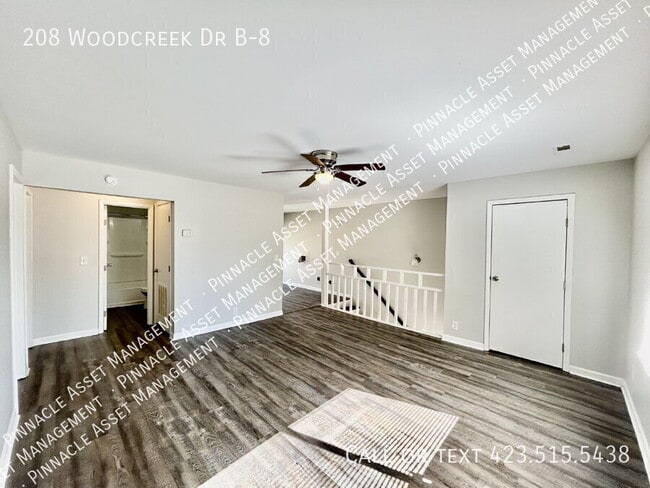 Photo - 208 Woodcreek Rd