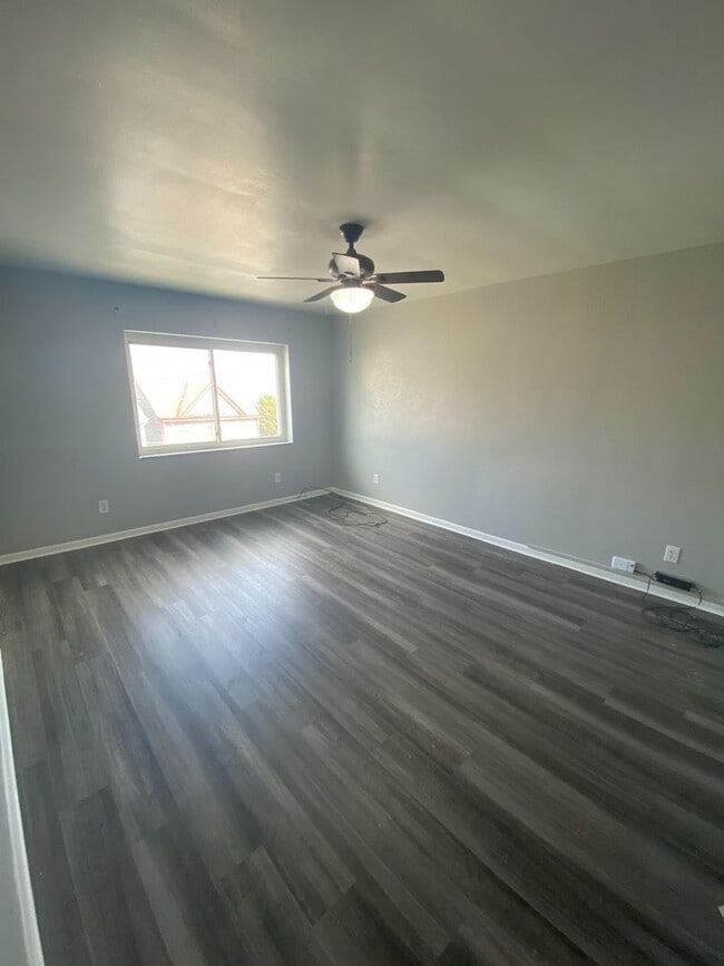 Photo - 2312 Eccles St Unidad Second Floor