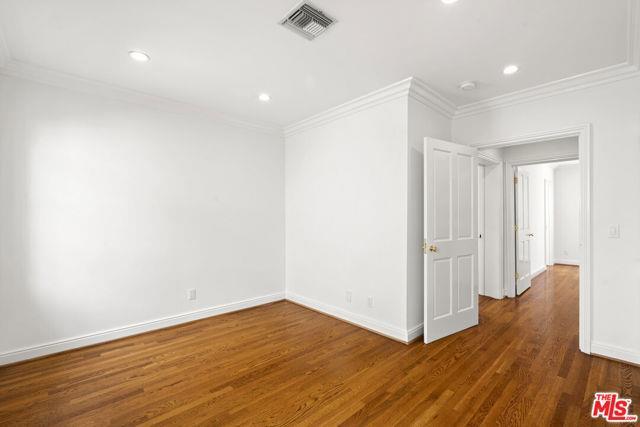 Building Photo - 1240 N Doheny Dr