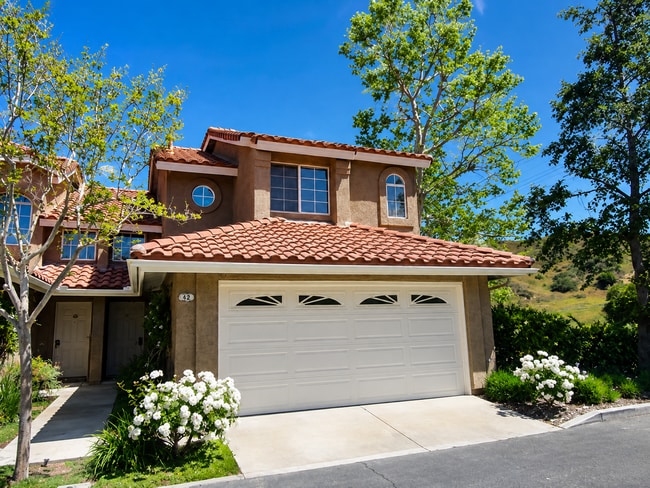 Building Photo - 28142 Bobwhite Cir Unit THA1