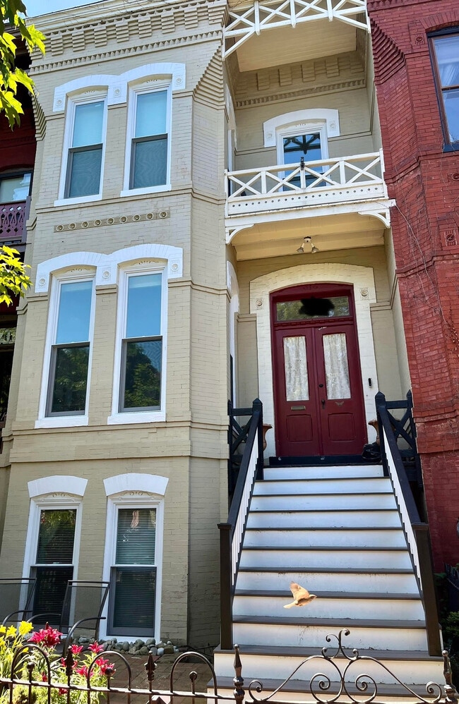 Building Photo - 413 Constitution Ave NE