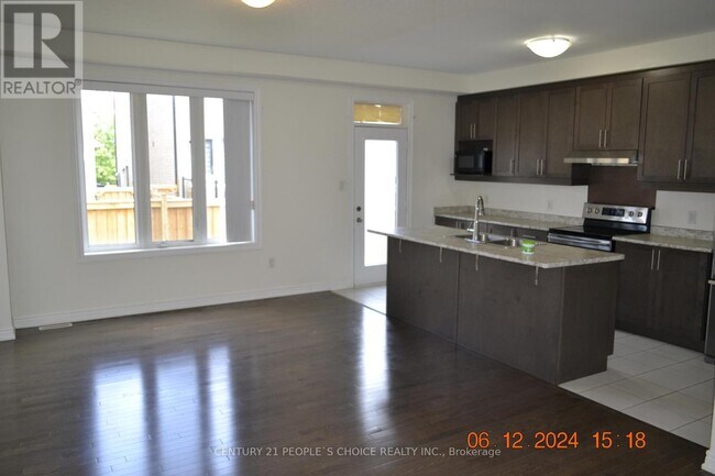 Photo - 206 Fruitvale Cir