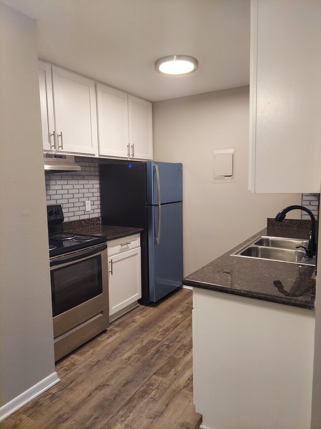 Photo - Riverwalk Apartments