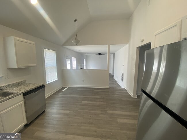 Photo - 2761 Rambling Way