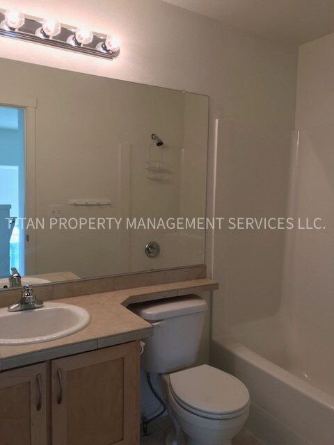 Photo - Beautiful Three Story Townhouse with Gas F... Unidad 101