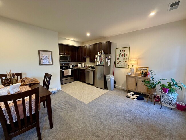 Photo - 1076 Delphi Ln