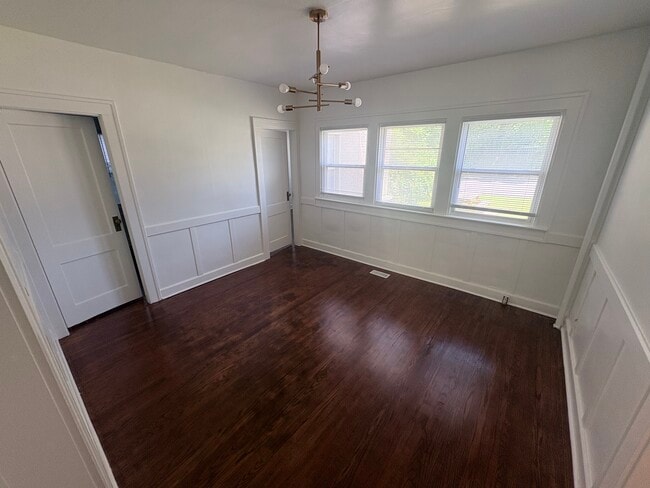 Dining Room - 4901 N Washington Blvd