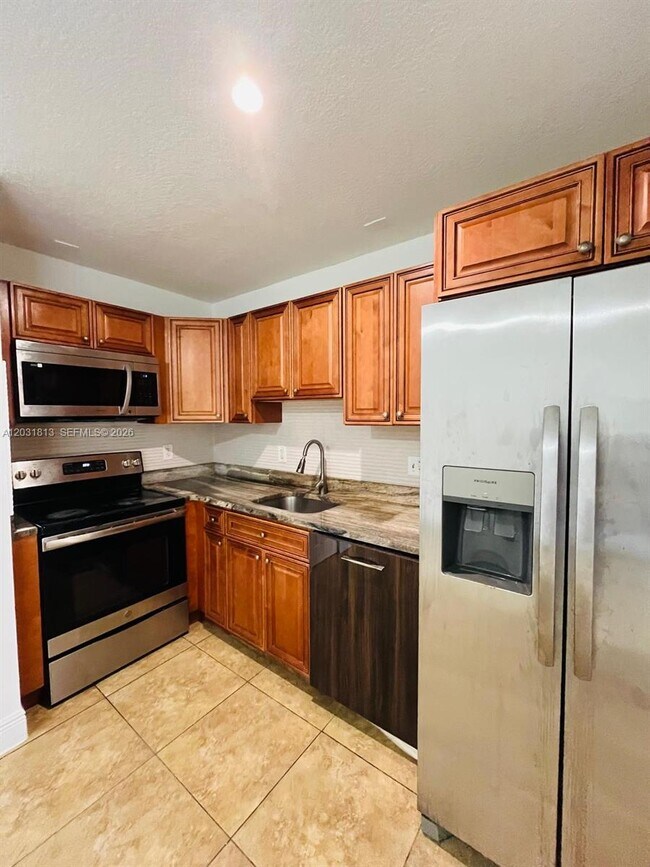 Building Photo - 7701 SW 10th Ct Unit 1A