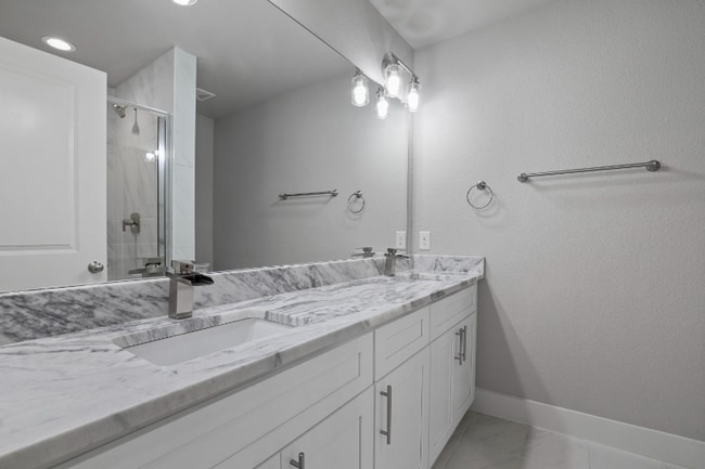 Photo - 2327 Harding St Casa