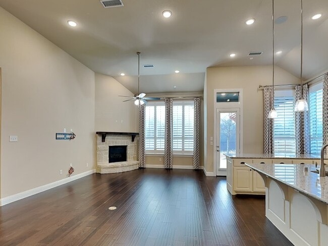 Photo - 14845 Belclaire Ave