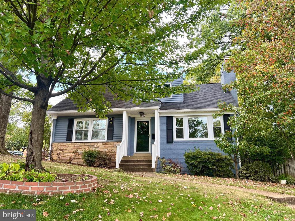 Photo - 3000 Edgehill Dr