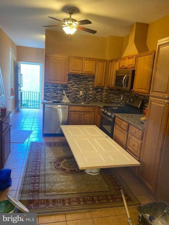 Photo - 607 Berkley St