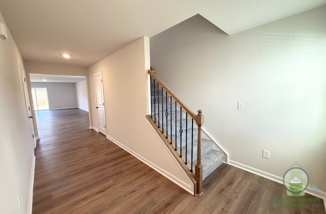 Photo - 209 Wintersweet Wy