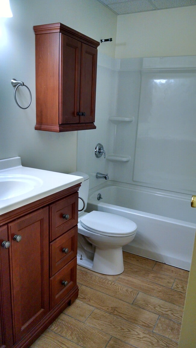 Bath - 55 Wildman St Unit 405