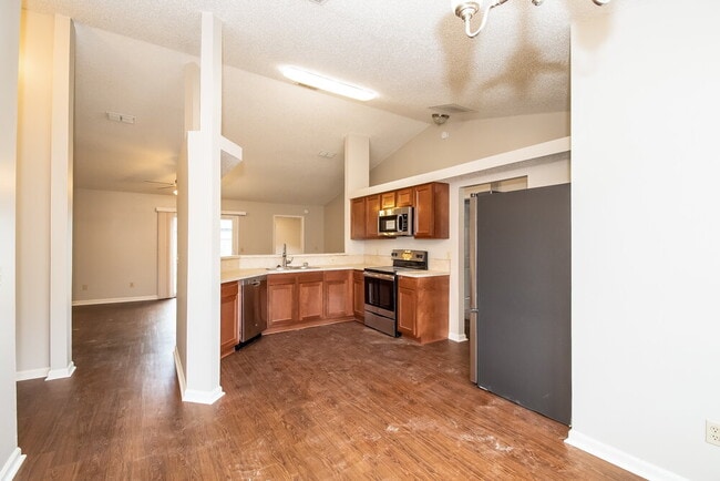 Photo - 2018 Cardiff Ln