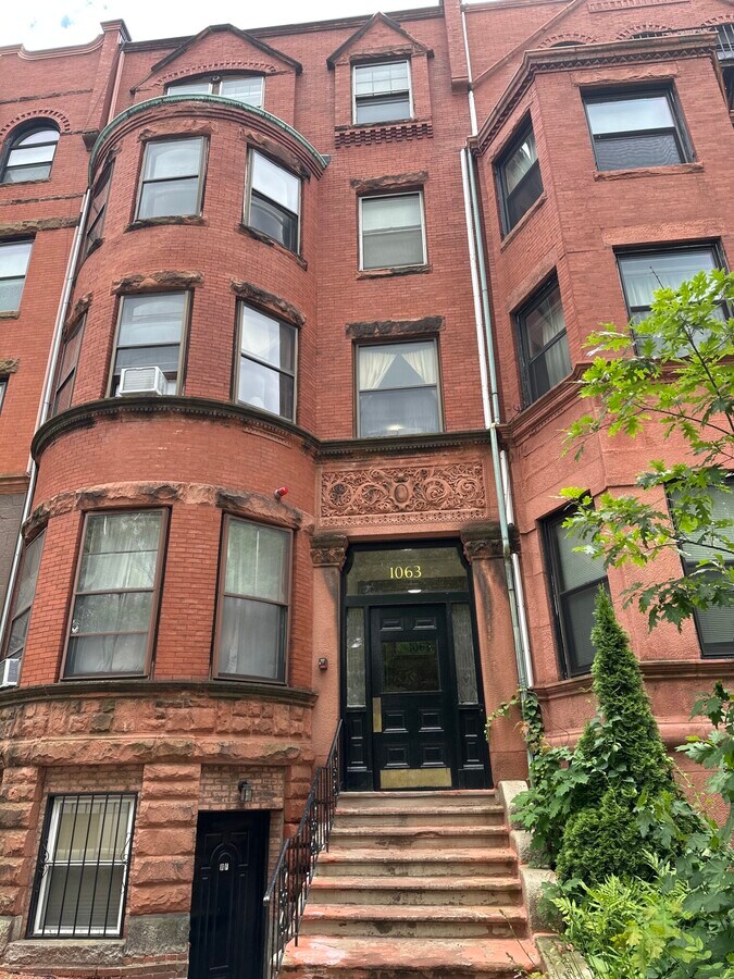 Photo - 1063 Beacon St Unit 8