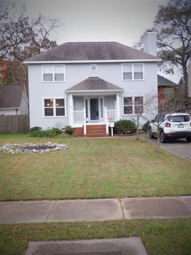 Building Photo - Colonial Place Rental