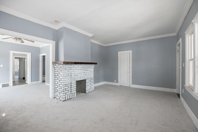 Photo - 12617 Edmonton Ave Unit 2