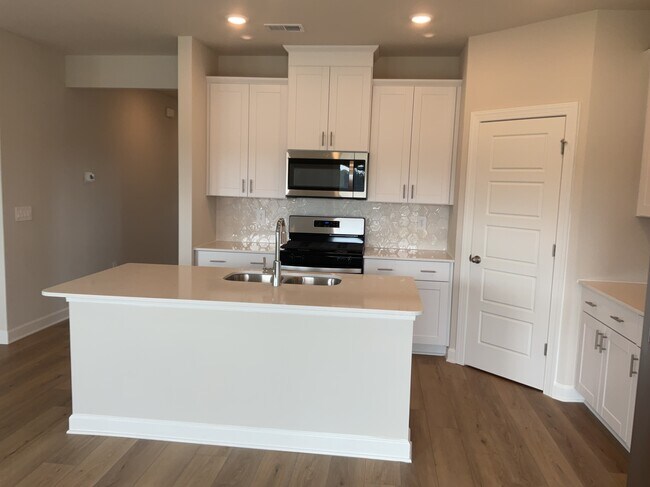 Photo - 794 Treeline Rd