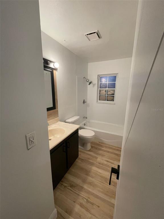 Photo - 2125 Patrick St