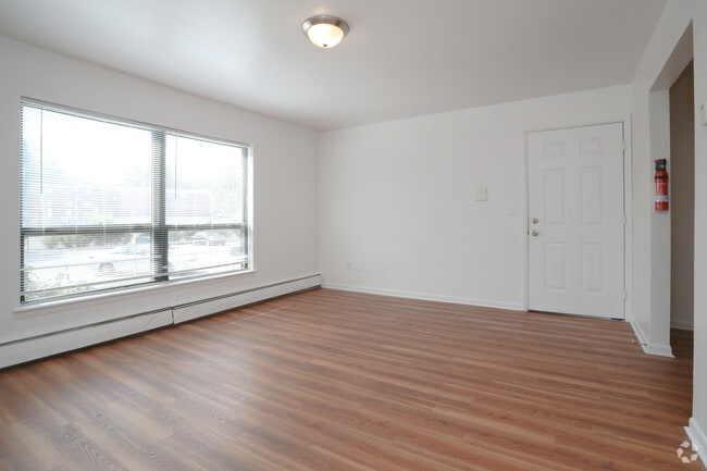 2 BR, 1 BA - Living Room