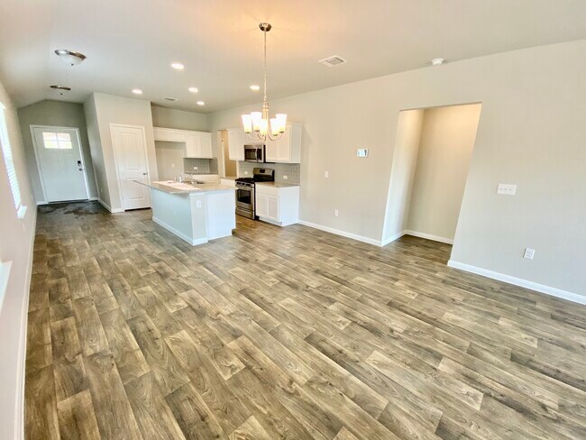 Photo - 3525 Kotche St