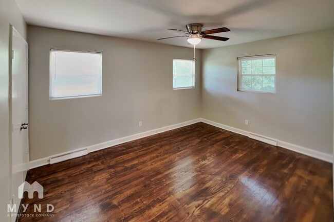 Photo - 5201 Pinebrook Dr