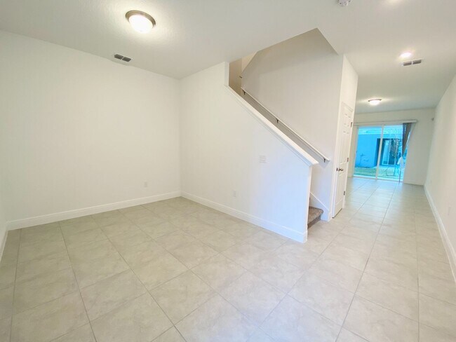 2452 Firstlight Wy