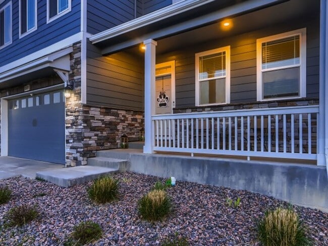 Photo - Beautiful 5 Bed Home in Raindance