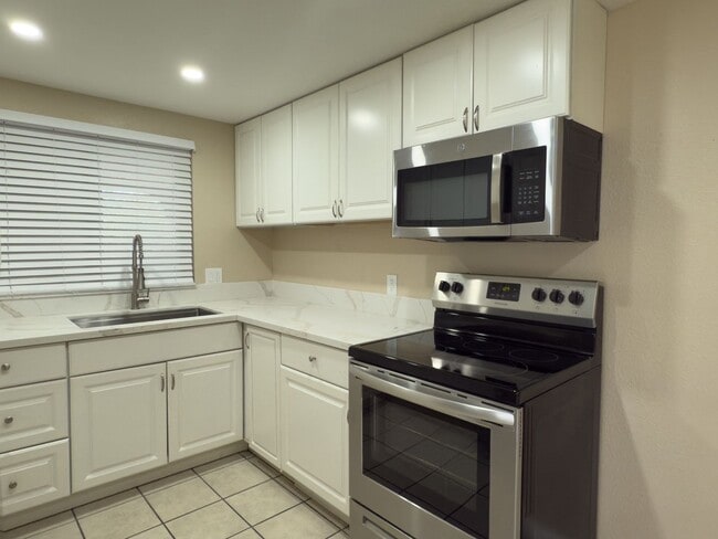 Building Photo - Casa Millar Rental