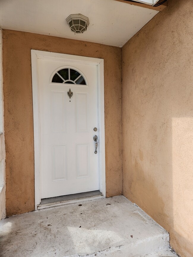 Photo - 15149 Domino St