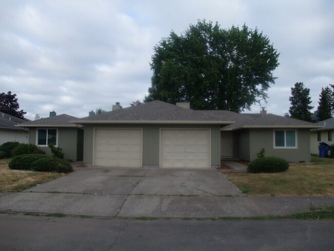 Building Photo - 1135 Raffon Ct SE Unit 1