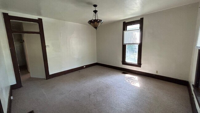 Photo - 310 E 11th St