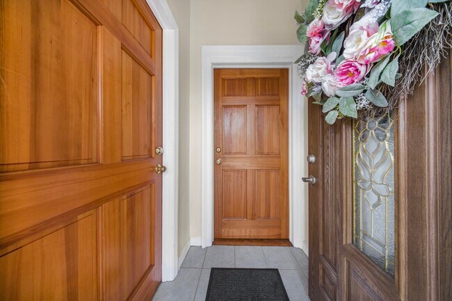 152 W 9th St Unit 1