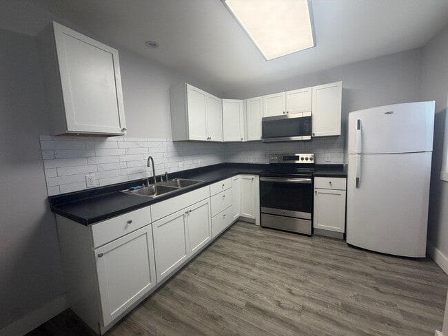 Photo - 1518 W 2nd St