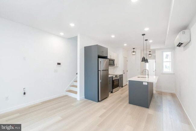 Photo - 2139 N 7th St